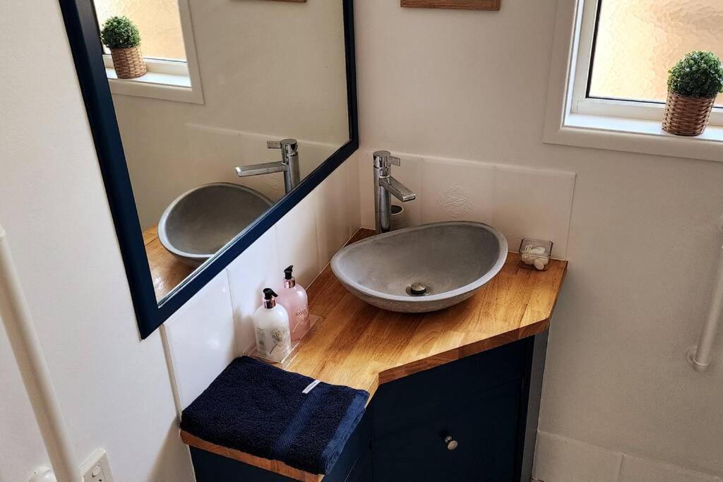 Peaceful Getaway - Stylish, Newly Updated House Holiday home Brisbane